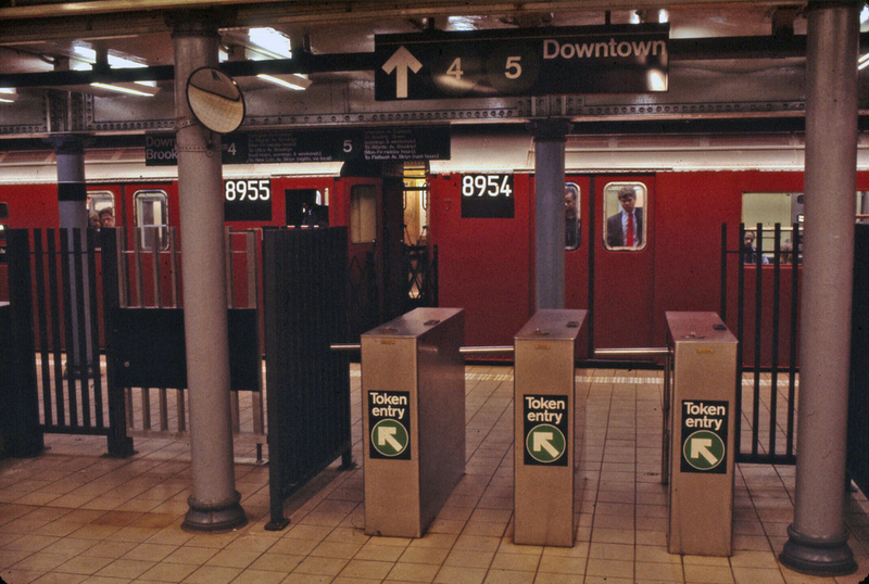Illustration for article titled 37 Rare and Beautiful Images of the NYC Subway in the 1980s
